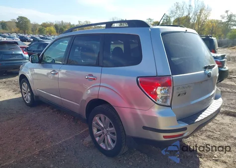 2011 Subaru Forester 2.5X Premium z USA, uszkodzony, nr VIN JF2SHADC5BH701053
